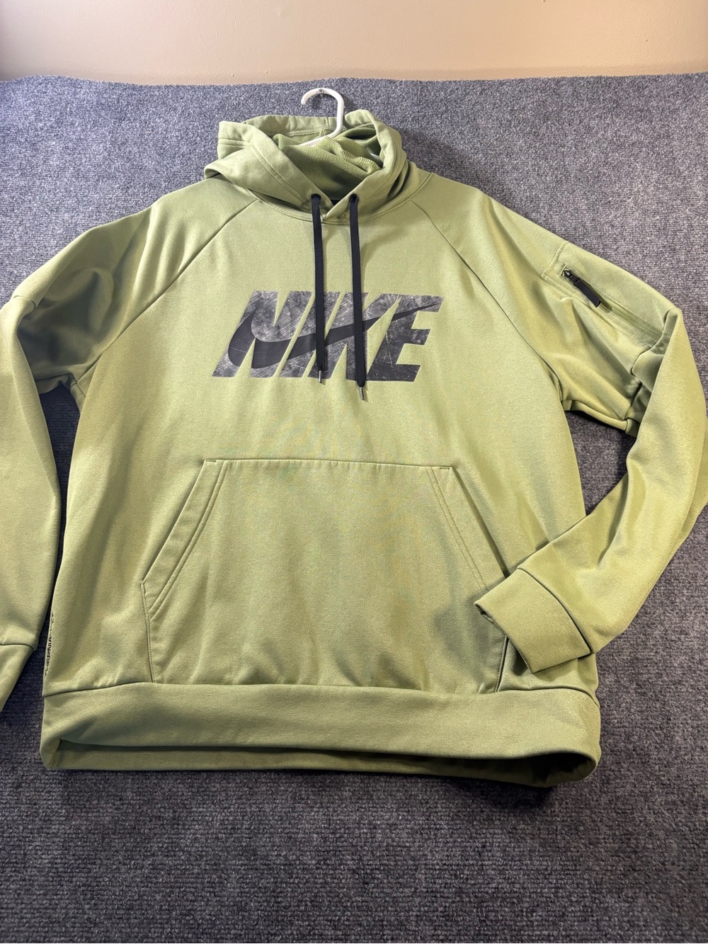 Nike Men's Olive Green Pullover Hoodie size large